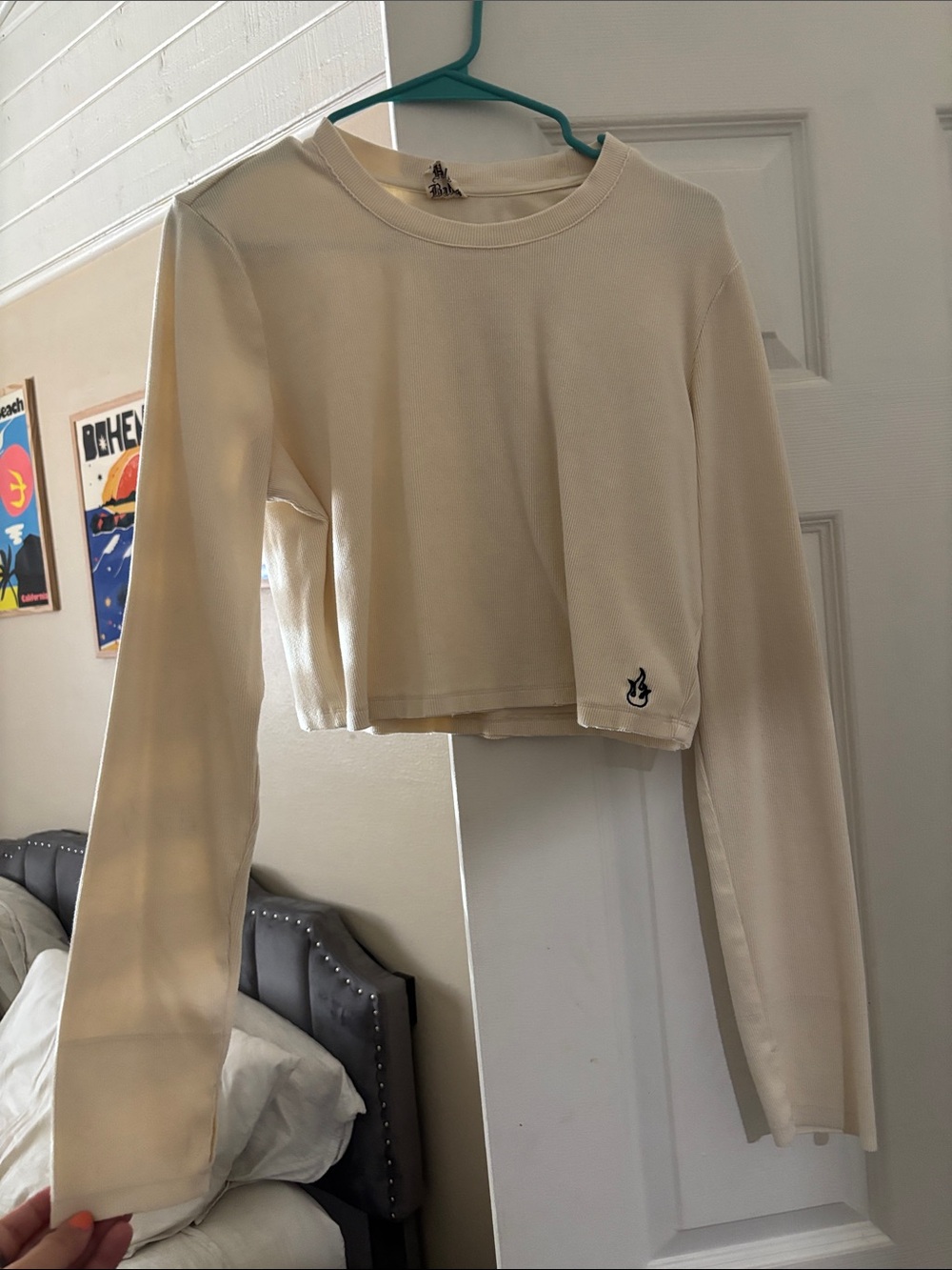 Hell Babes Neutral Cream Long-Sleeve Cropped Crew Top